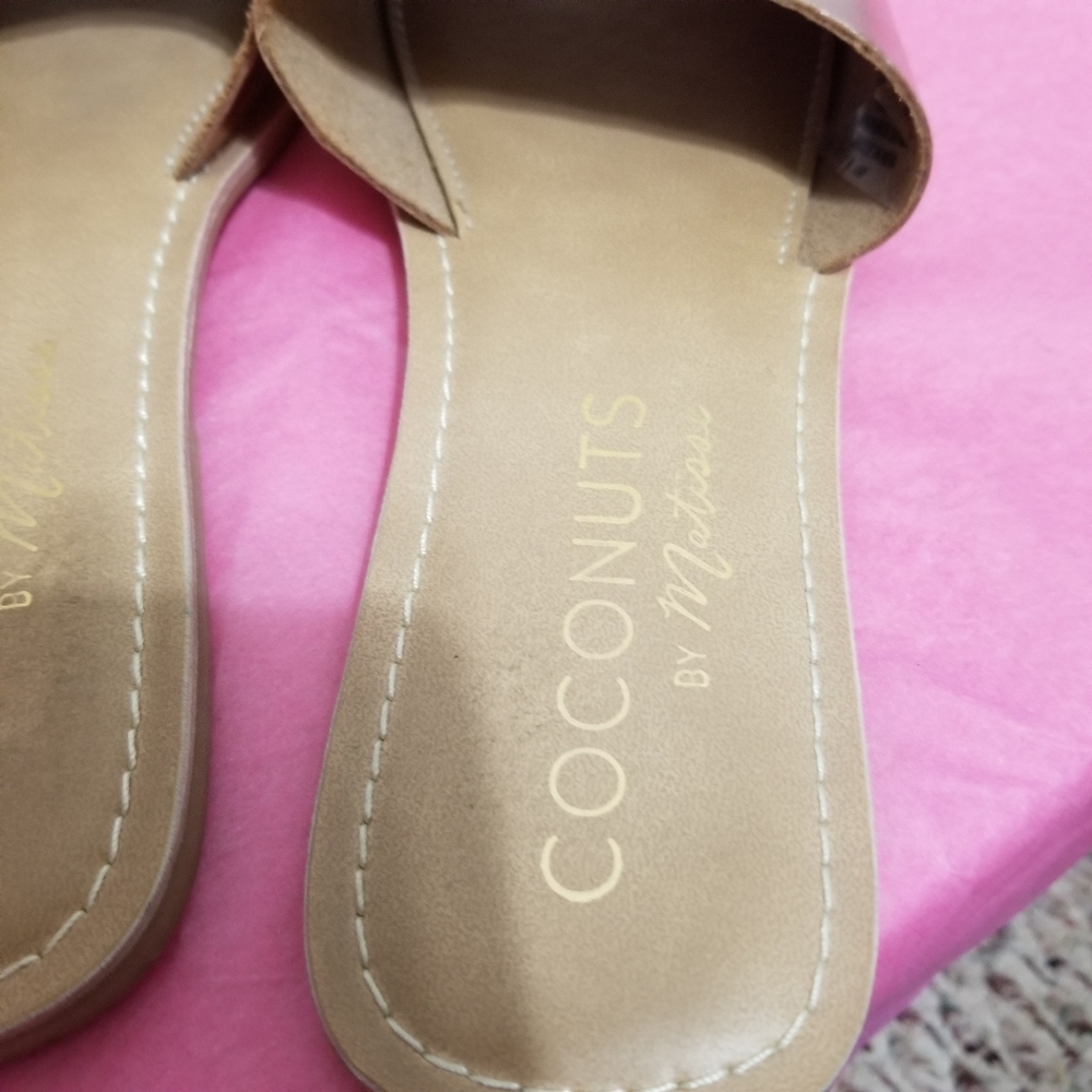 Coconuts, by Matisse - Rose Gold Metallic Cabana Sandals, Leather Upper - Size 9 - Picture 4 of 12